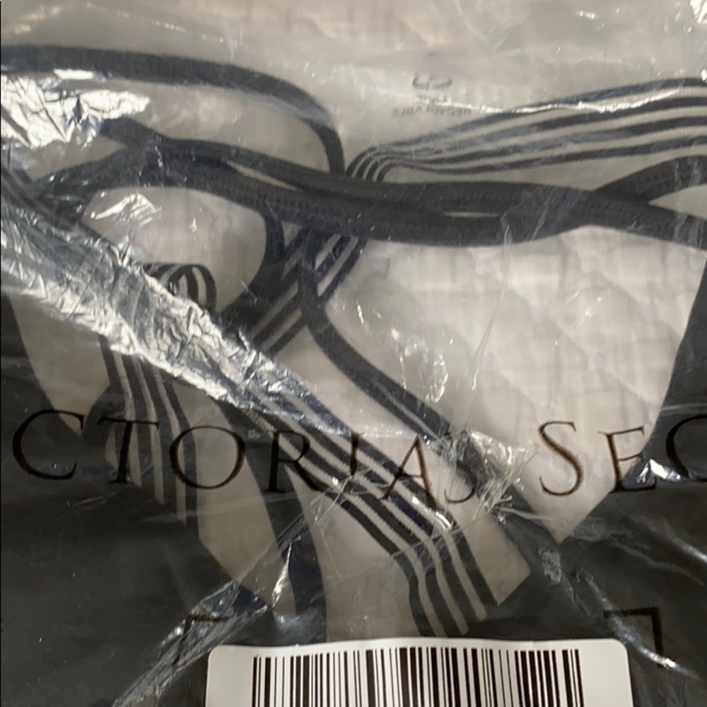 VS So Strappy Sports Bra Size L - Picture 2 of 7